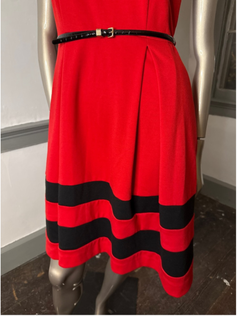 Calvin Klein Red Dress with Black Accents Size 8 - Picture 8 of 17